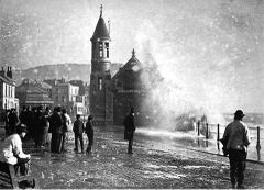 Stormy-weather-at-the-Old-Lifeboat-House-East.-1895.